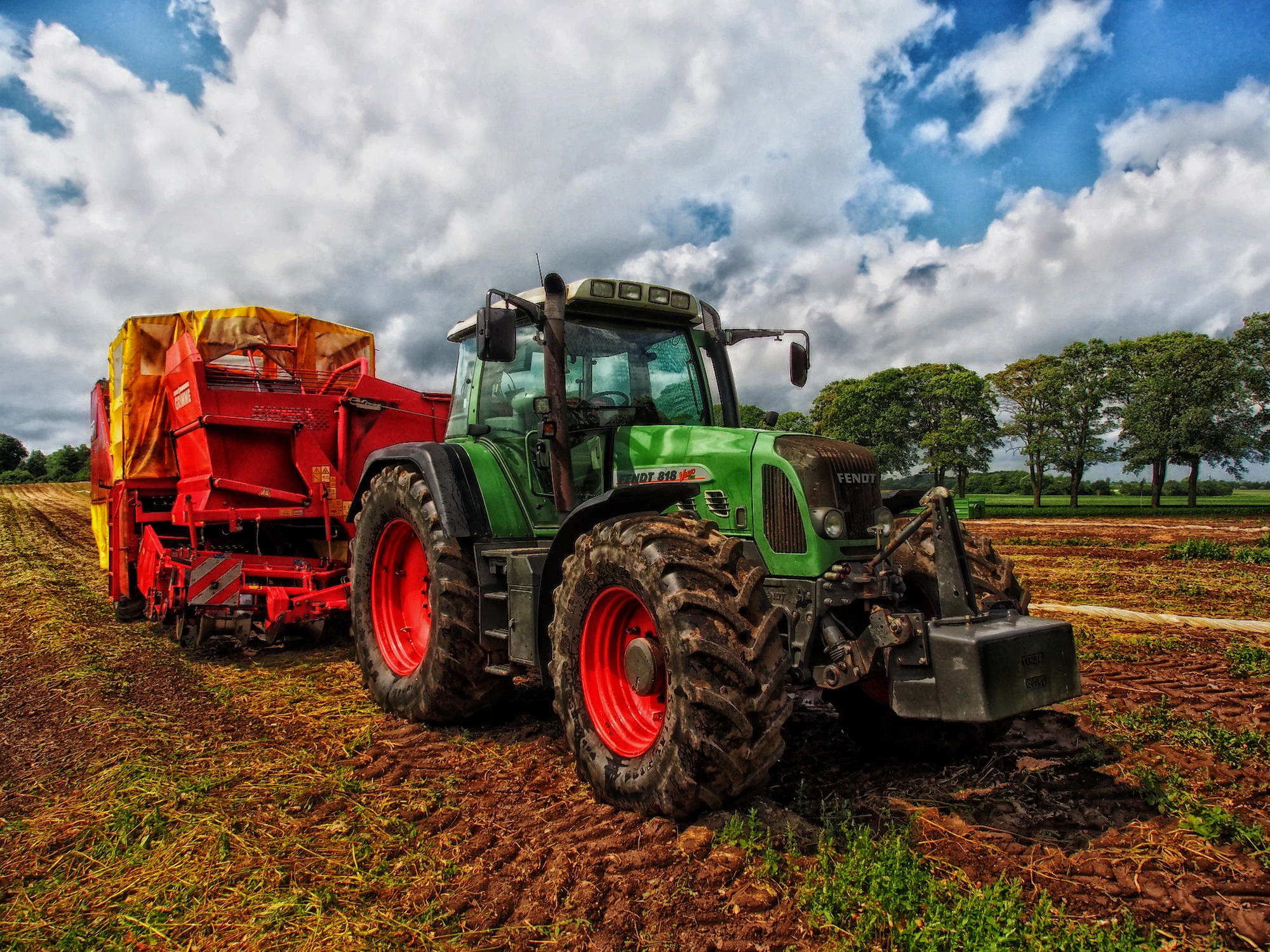 tractor-385681